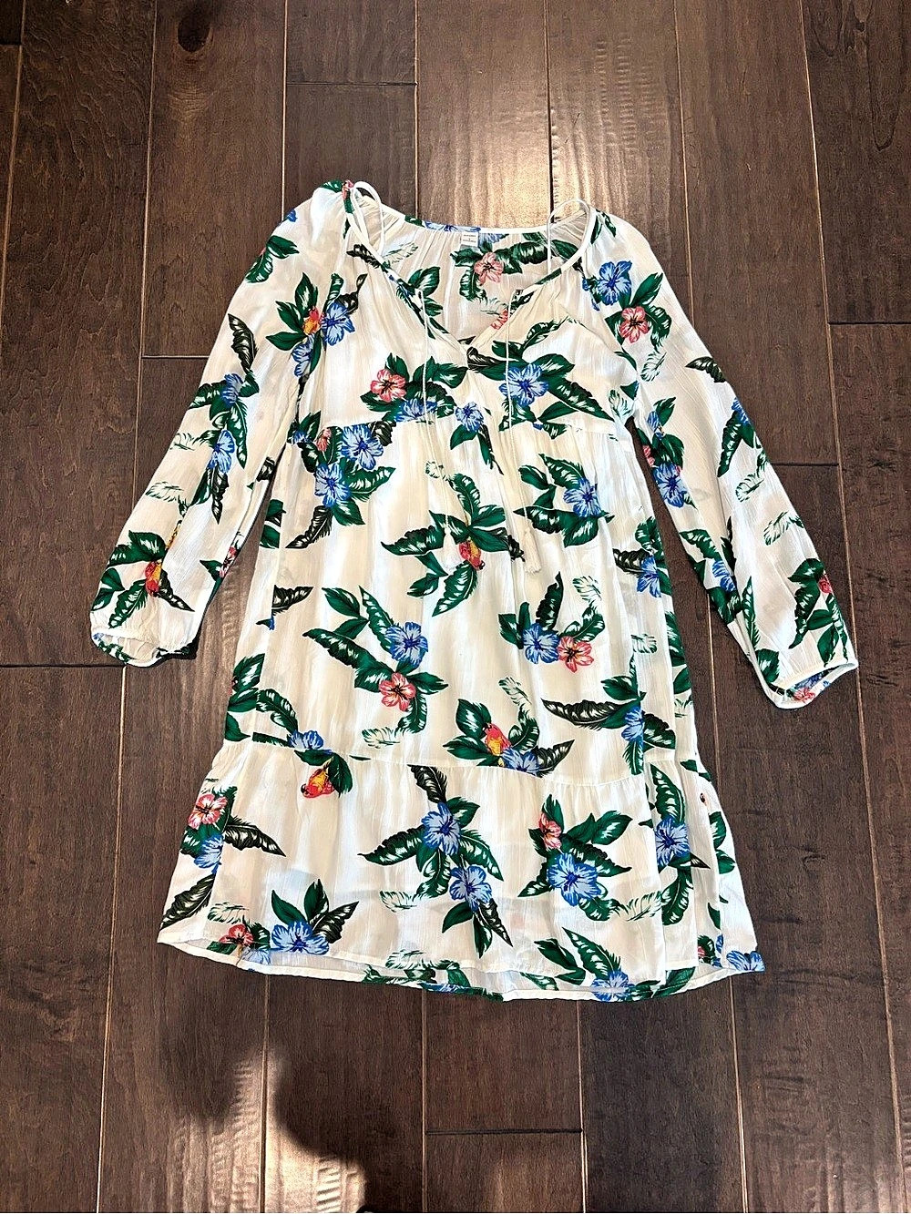 Old Navy Women’s Small Floral Dress in Cream & Blue